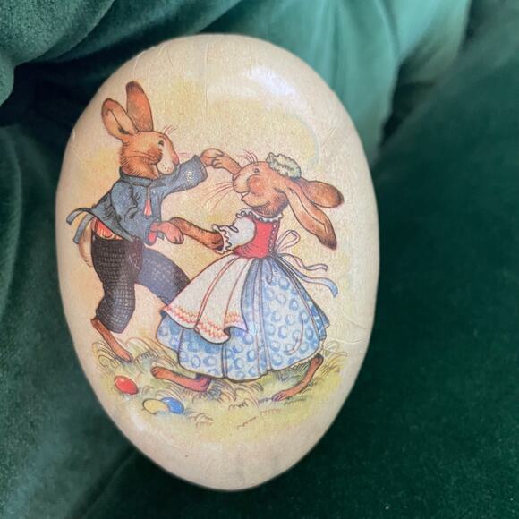 Vintage German Nestler Paper Mache Easter Egg 4.5X3 Candy Holder DANCING BUNNIES - Picture 2 of 10